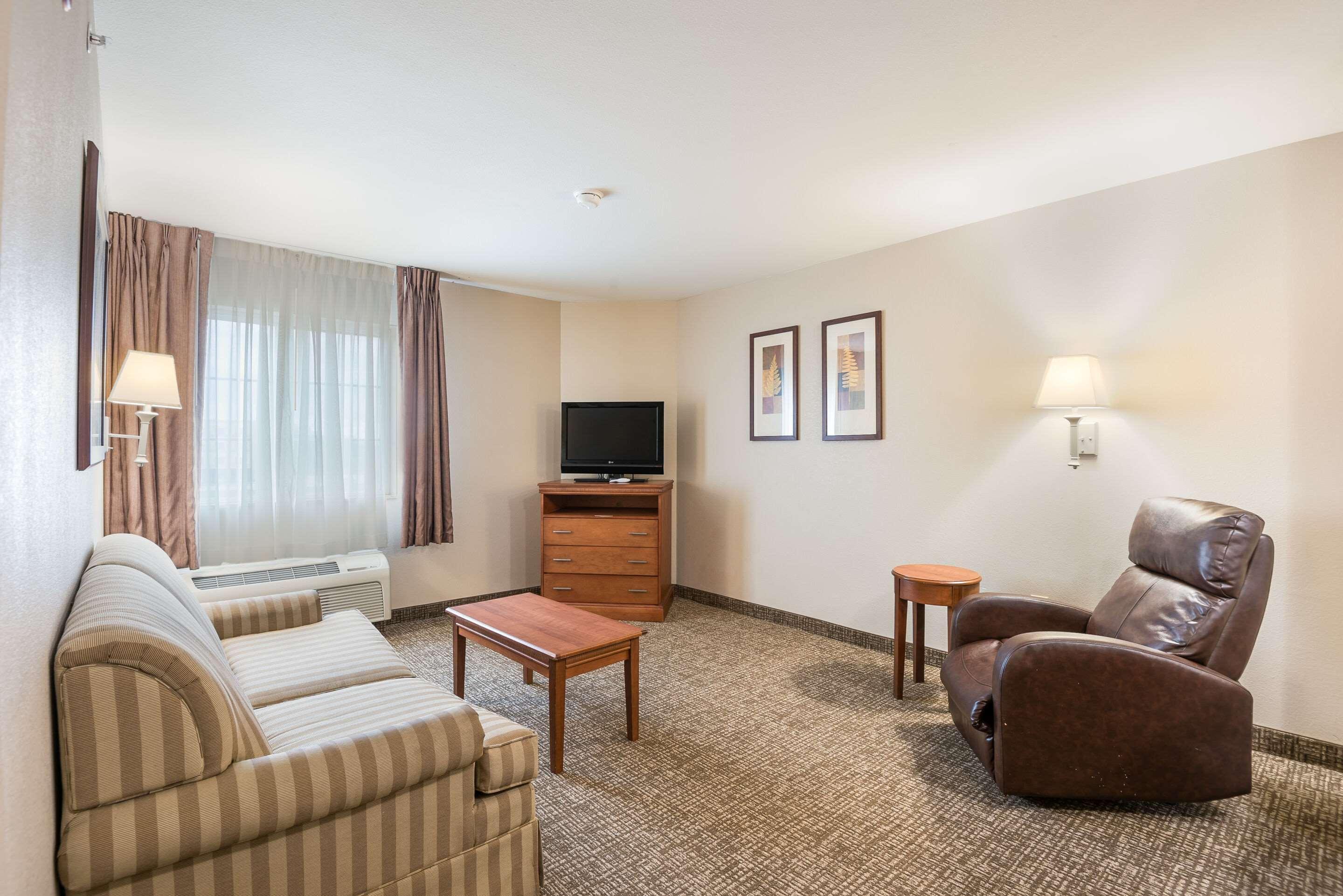 Suburban Extended Stay Hotel Waterloo - Cedar Falls - Cedar Valley ภายนอก รูปภาพ